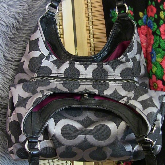 Silver COACH Shoulder Purse/ Handbag - Picture 3 of 9